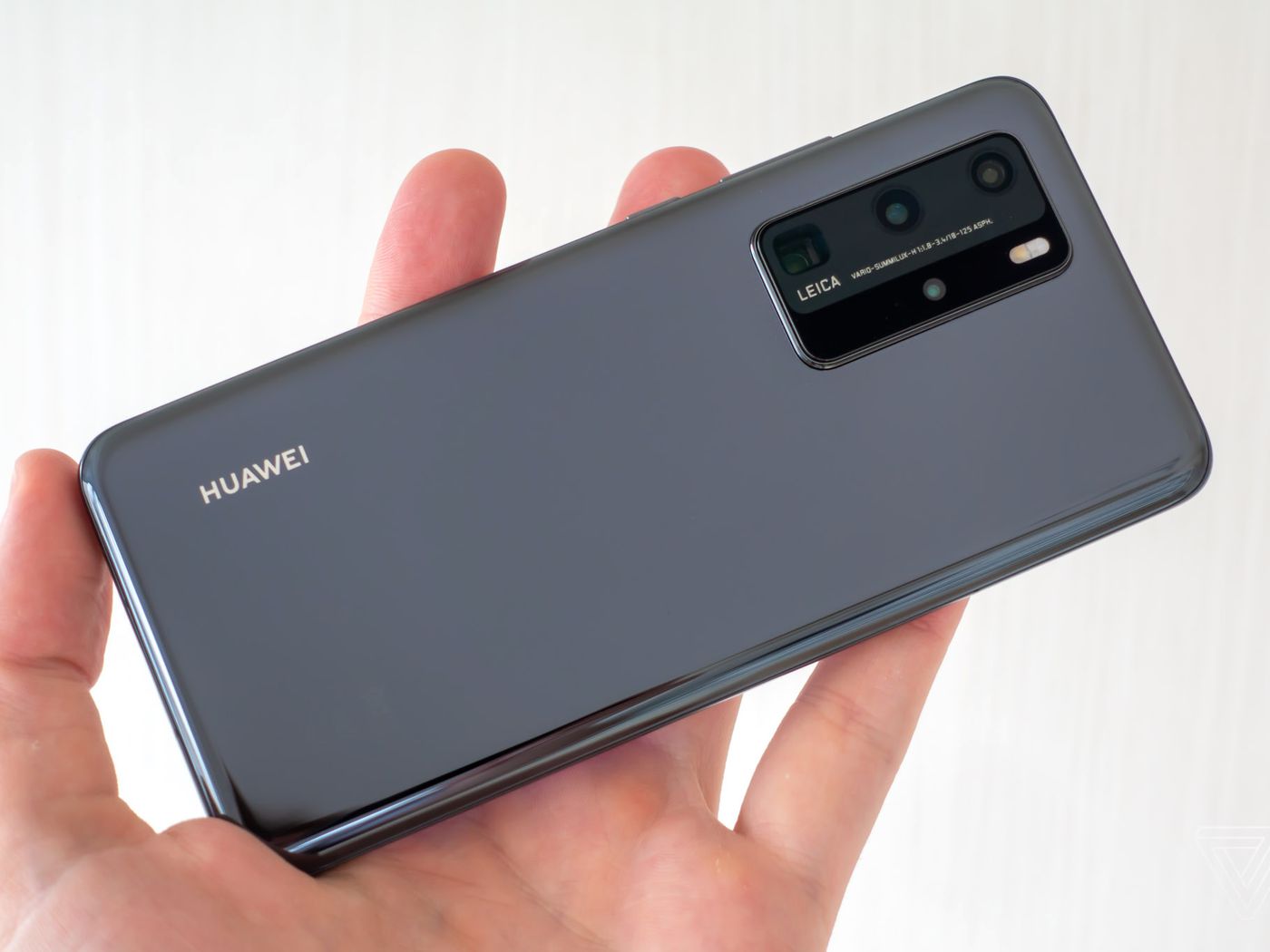 Huawei sẽ cắt giảm sản xuất hơn 60% điện thoại thông minh