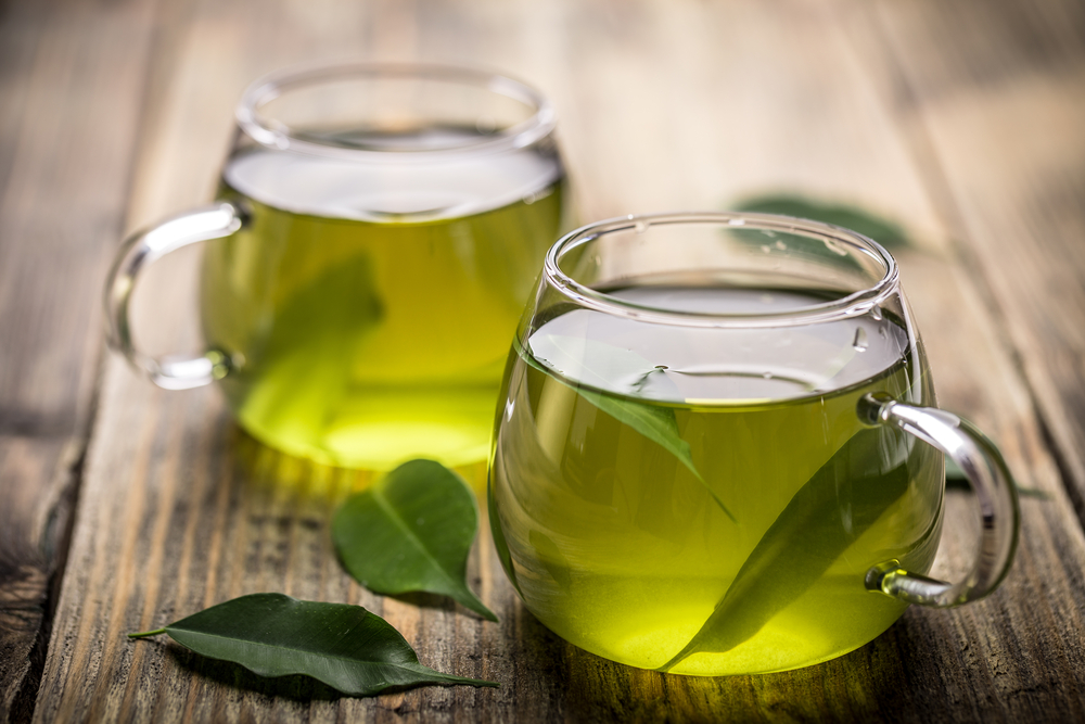 Uống trà xanh có tác dụng phòng bệnh đối với người cao tuổi