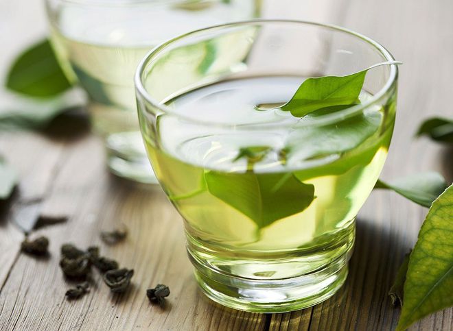 Uống trà xanh có tác dụng phòng bệnh đối với người cao tuổi